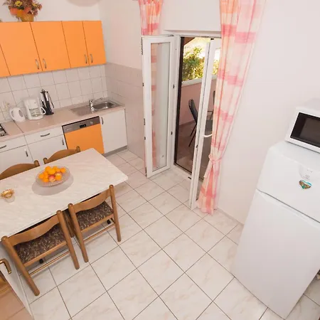 Bella Vista Apartment *