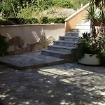 Bella Vista Apartment *